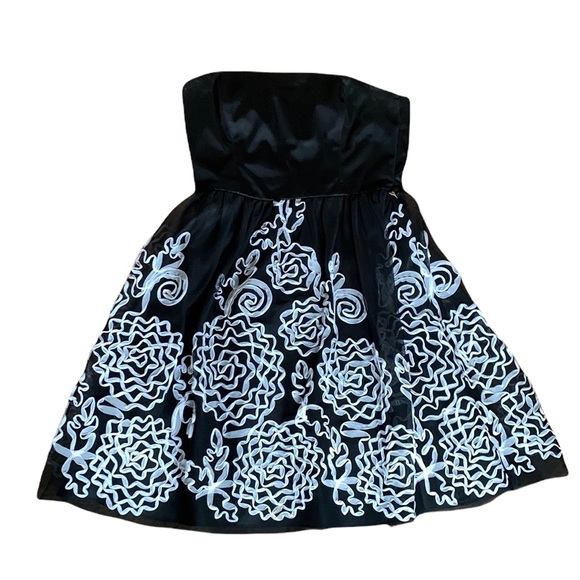 Adrianna Papell Dresses & Skirts - Adrianna Papell Boutique Cocktail Dress Size 8